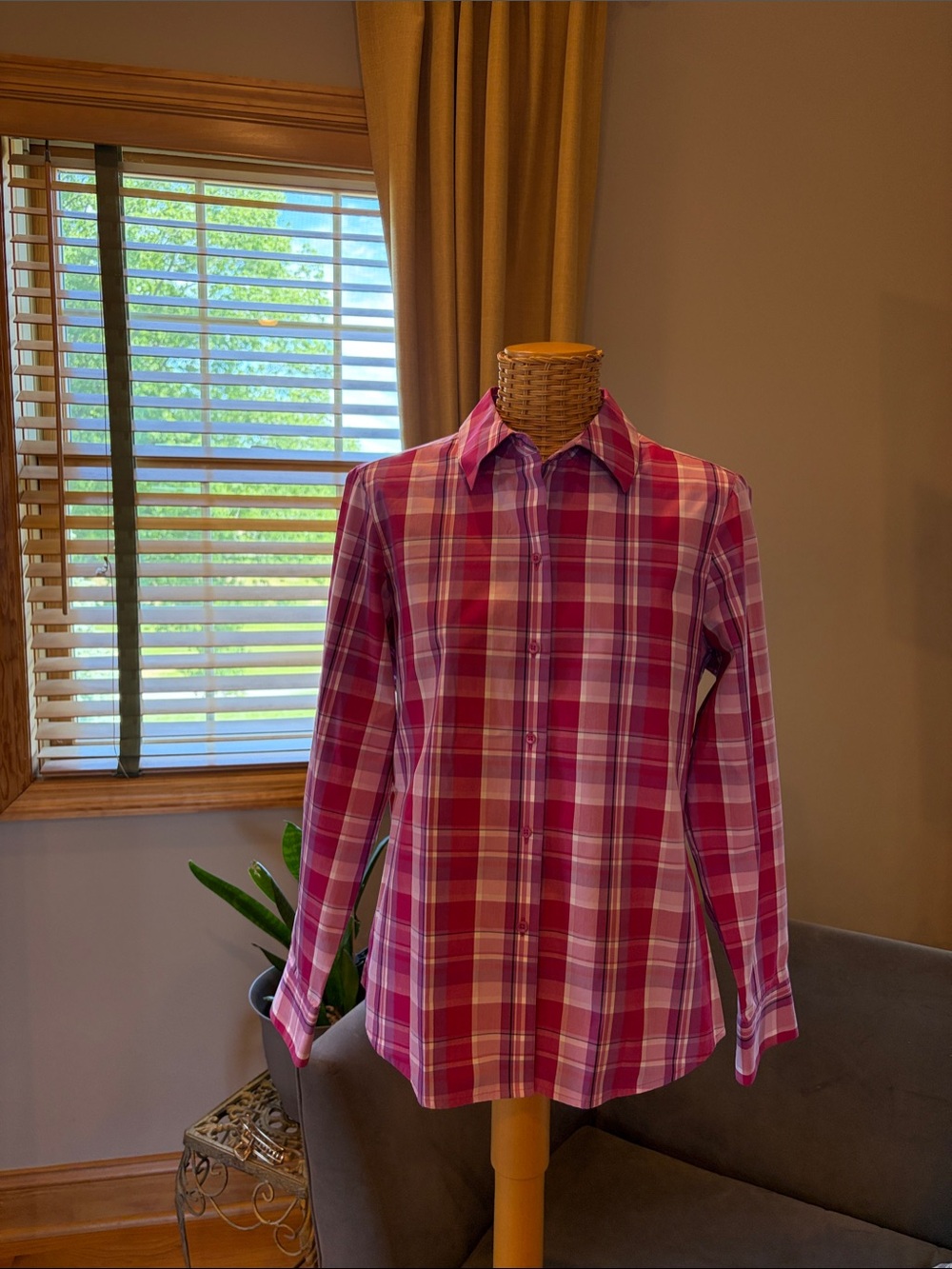 Foxcroft Ladies button down blouse perfect for overlaying or with jeans